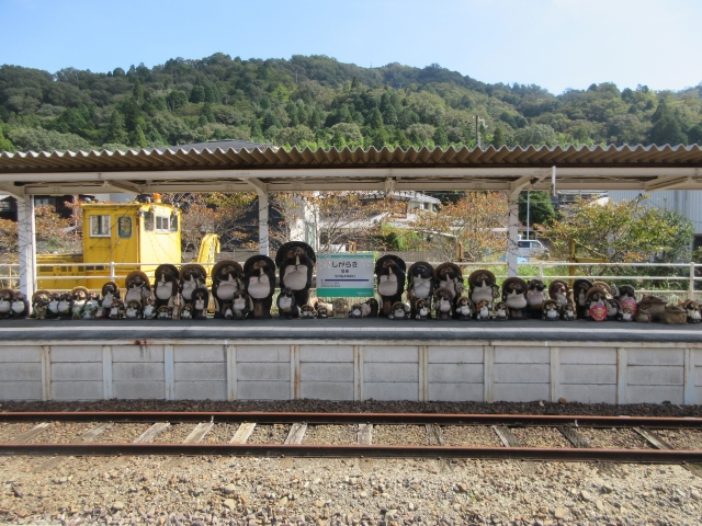 信楽狸が千匹でお出迎え！GWは「春のしがらき駅前陶器市」で決まり！