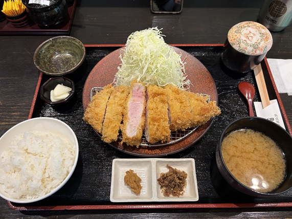熟成ロースとんかつ定食